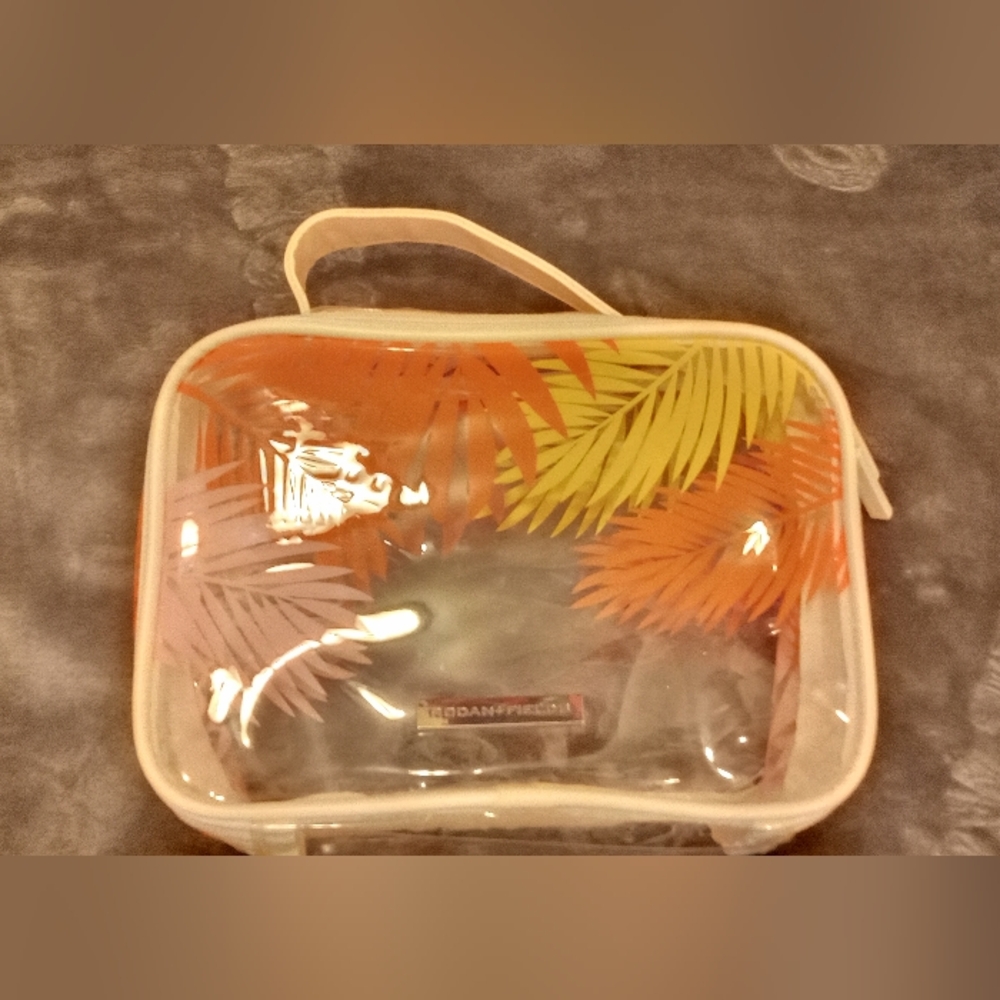 Rodan+Fields bag. - Picture 5 of 5